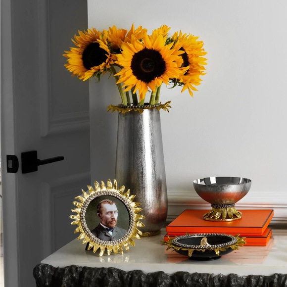 Only 1 left in stock Michael Aram Sunflower Nut bowl new in box - Picture 4 of 10